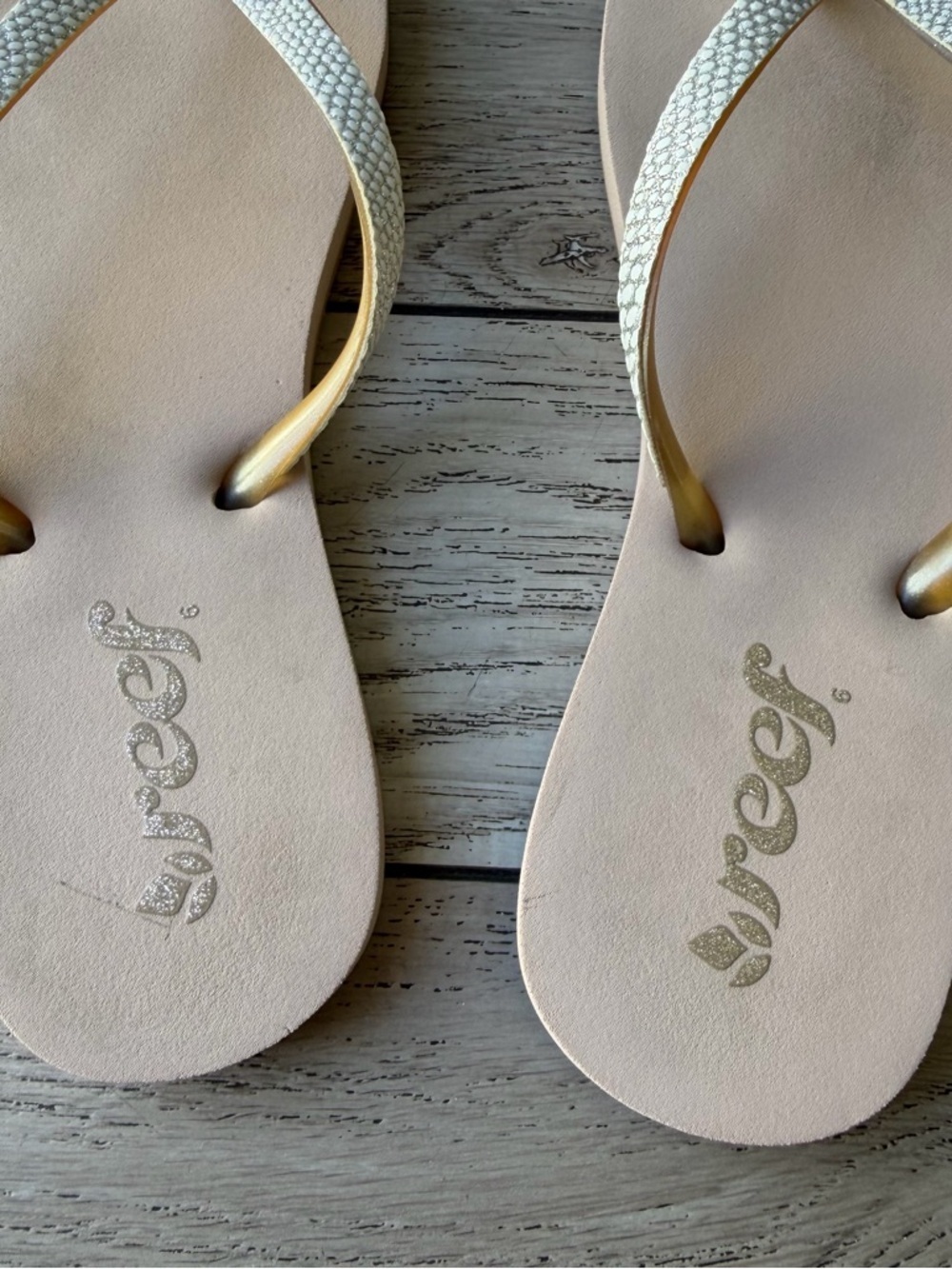 Reef Women's Nude Sandals with Gold and Silver Straps size 6-7 - Picture 2 of 3
